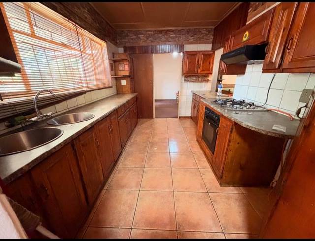4 BEDROOM HOUSE FOR SALE IN SASOLBURG EXT 10